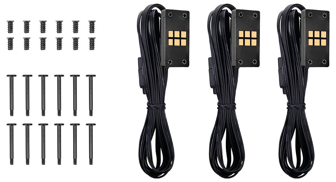 Satz mit Befestigungsschrauben und drei schwarze verdrahtete LED-Module mit quadratischen 2x3 Lichtpaneelen