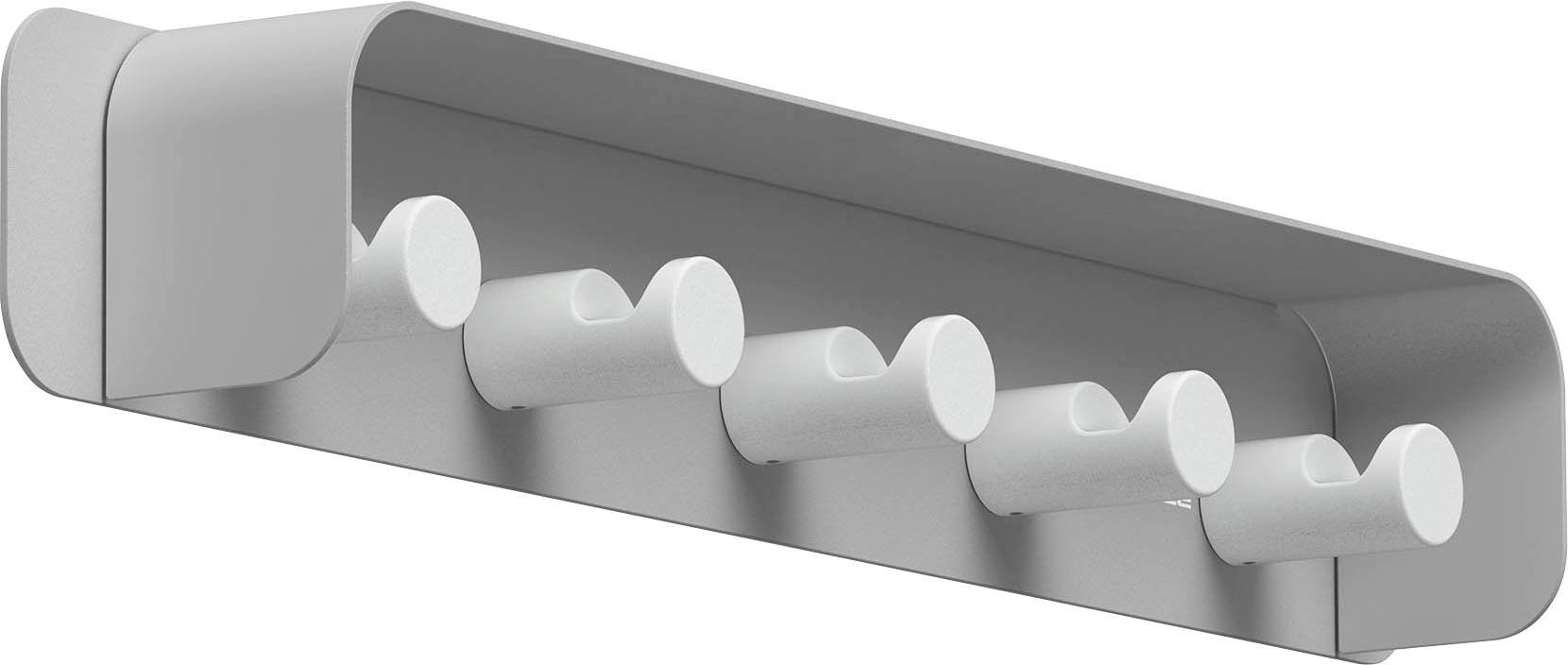 An der Wand montiertes graues Metallkleidergestell mit fünf weißen abgerundeten Haken in einem gebogenen rechteckigen Halter.