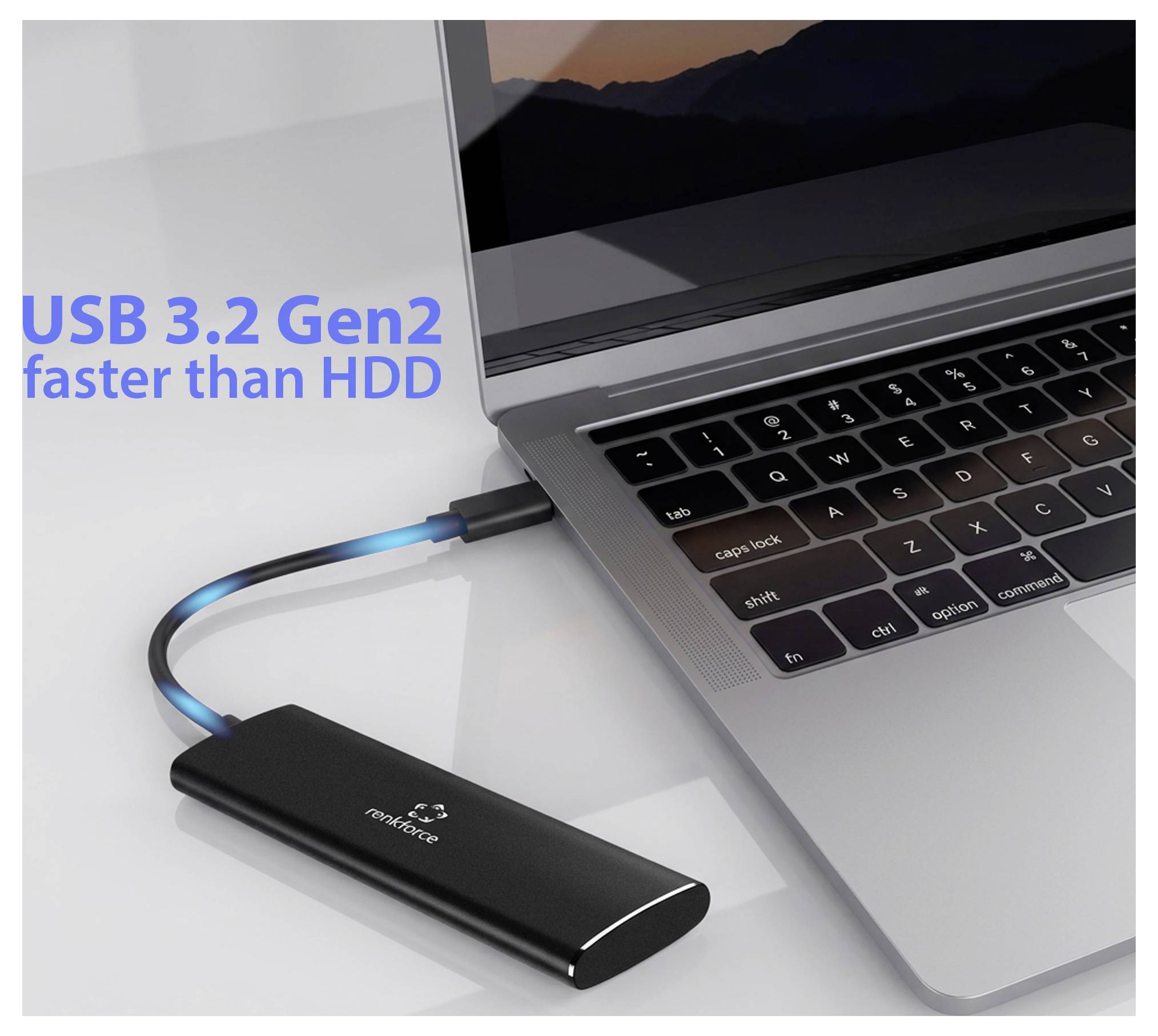 Laptop, das über USB-C mit einer externen SSD verbunden ist, mit Text „USB 3.2 Gen2 schneller als HDD