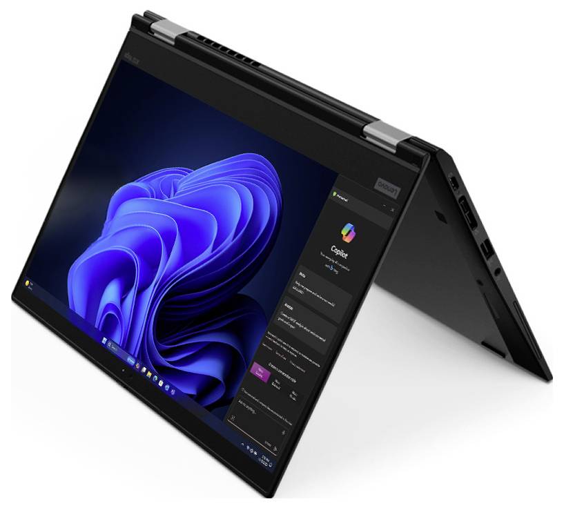 Zwei-in-eins-Laptop im Zeltmodus mit Windows 11-Desktop auf einem Bildschirm und einem Copilot-Panel auf dem anderen.