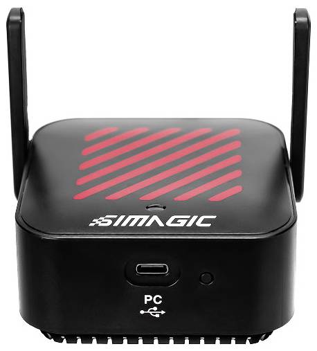 Schwarzes SIMAGIC-Gerät mit zwei aufrechten Antennen, rot gestreifter Oberseite, vorderem USB-C-Anschluss und 