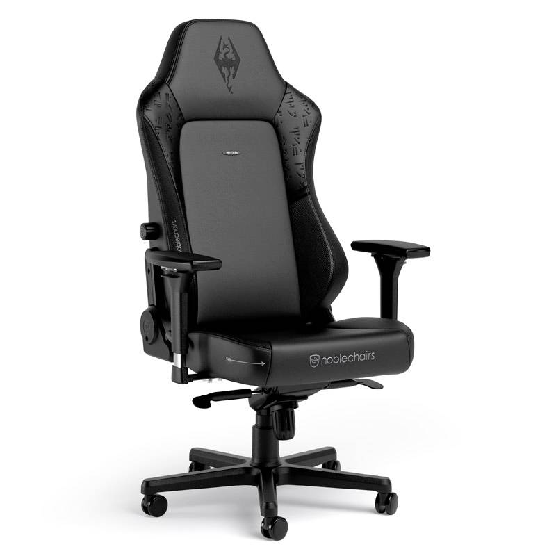Schwarzer Gaming-Bürostuhl mit hoher Rückenlehne, Armlehnen und fünfrädriger Basis auf weißem Hintergrund, Marke noblechairs.