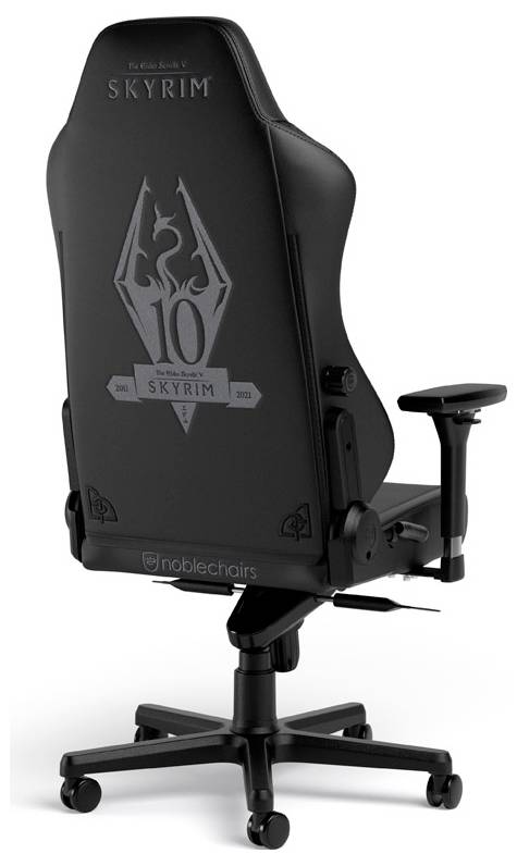 Schwarzer Gaming-Stuhl mit Skyrim-10-Jahrestags-Logo und „noblechairs