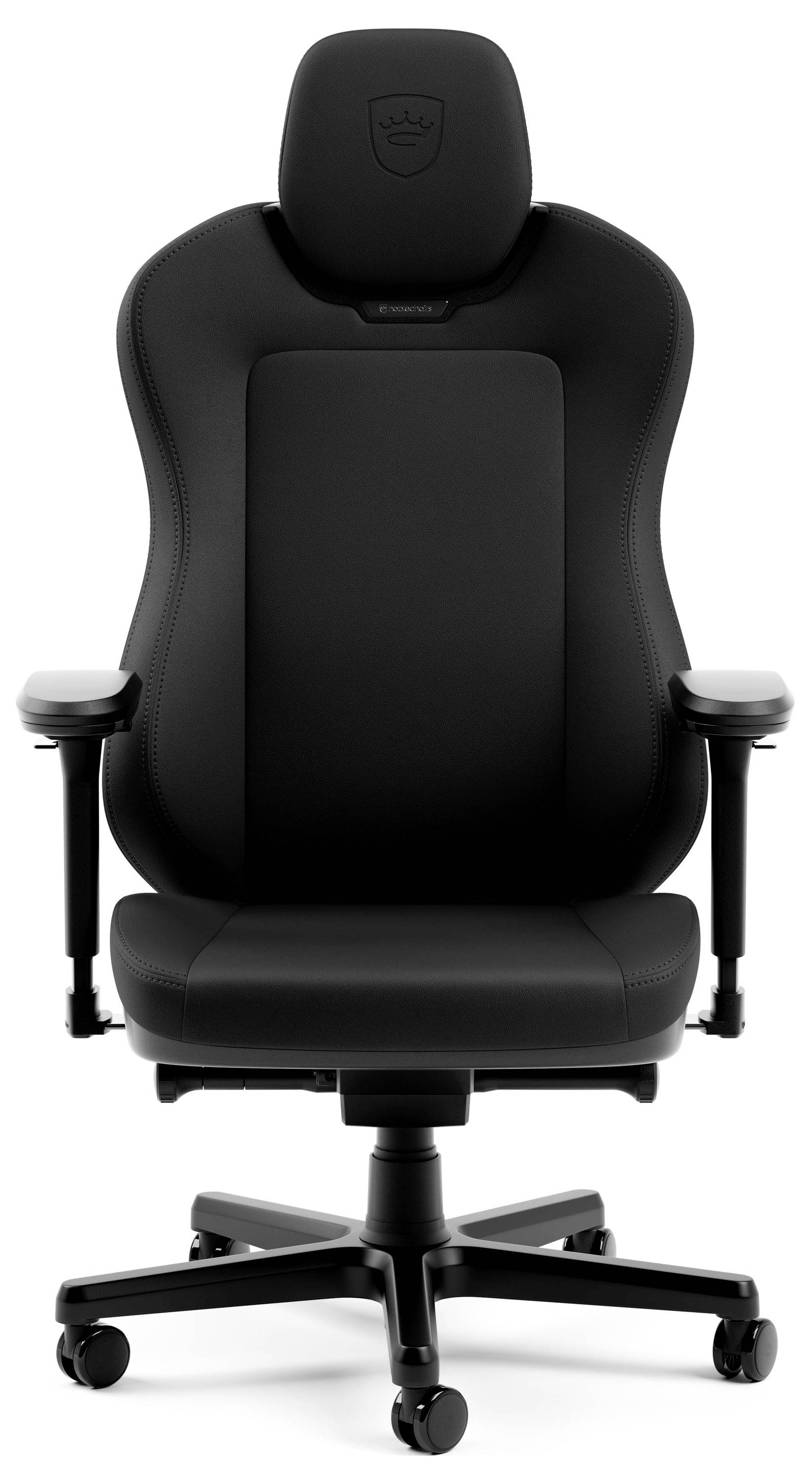 Vorderansicht eines schwarzen ergonomischen Bürostuhls mit Kopfstütze, gepolstertem Sitz und Rückenlehne, Armlehnen und einer fünfrädrigen Drehbasis auf weißem Hintergrund.