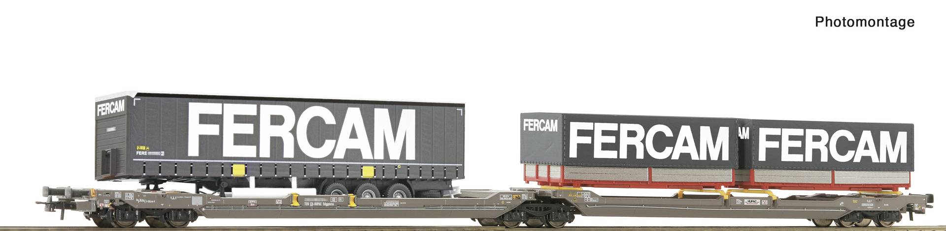 Zwei FERCAM-Frachtanhänger auf Flachbettgüterwagen in einer Fotomontage, die intermodalen Gütertransport zeigt.
