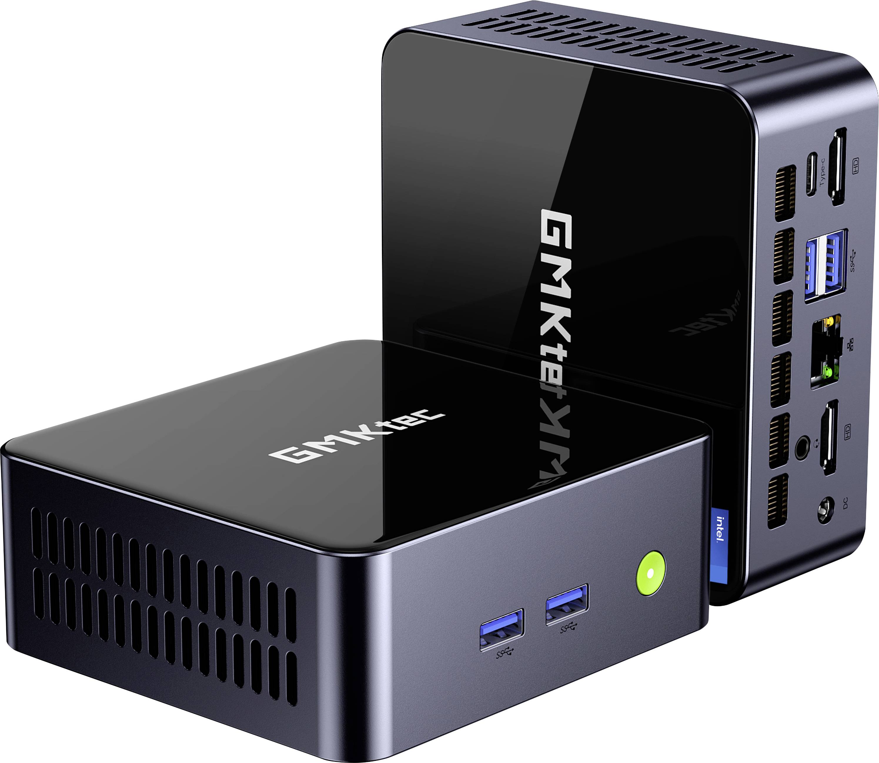 Zwei kompakte GMKtec Mini-PCs in Schwarz, einer horizontal und einer vertikal ausgerichtet, mit sichtbaren vorderen und hinteren Anschlüssen.