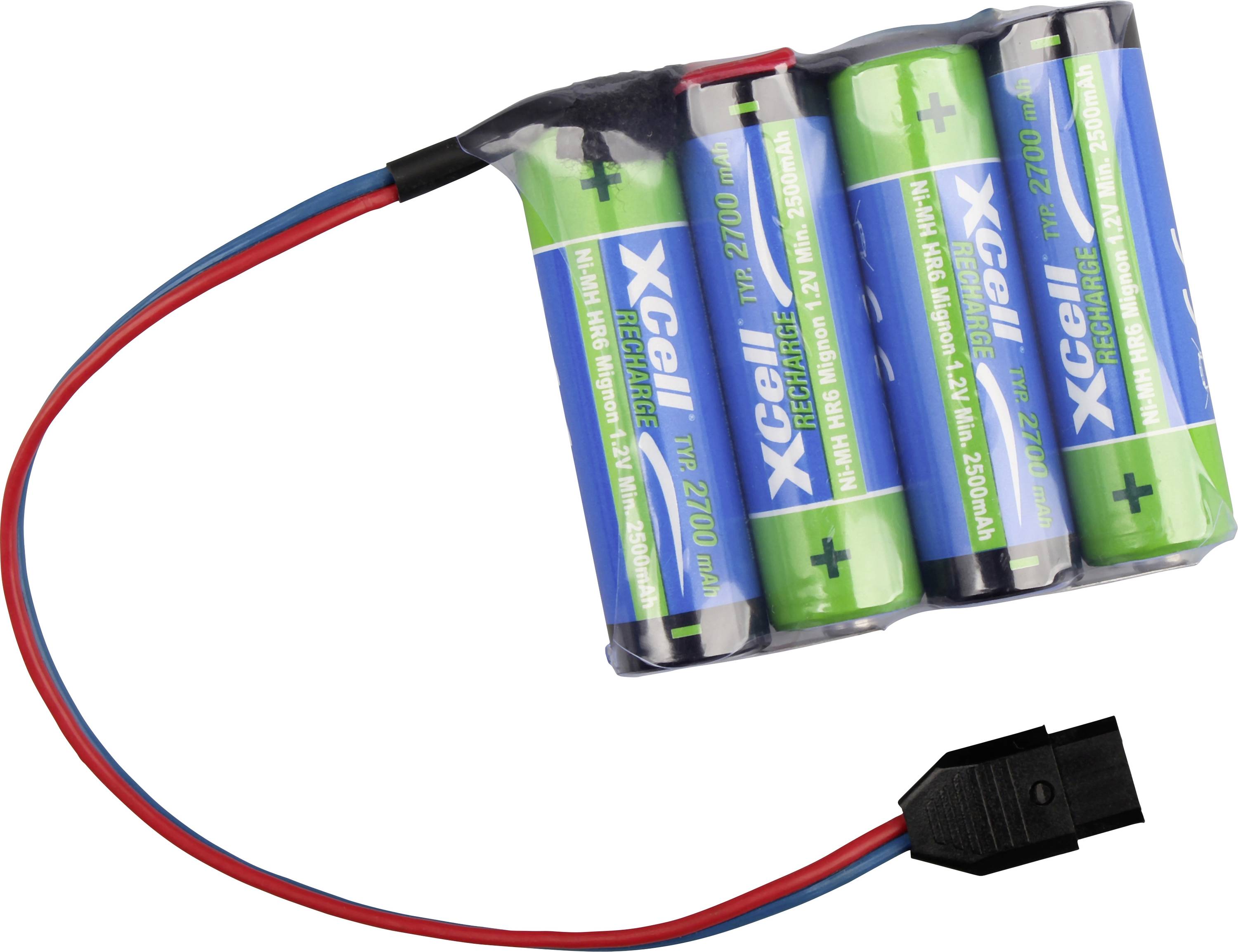 Batterie-Pack mit vier verpackten wiederaufladbaren Zellen mit roten und schwarzen Leitungsdrähten und einem schwarzen Stecker