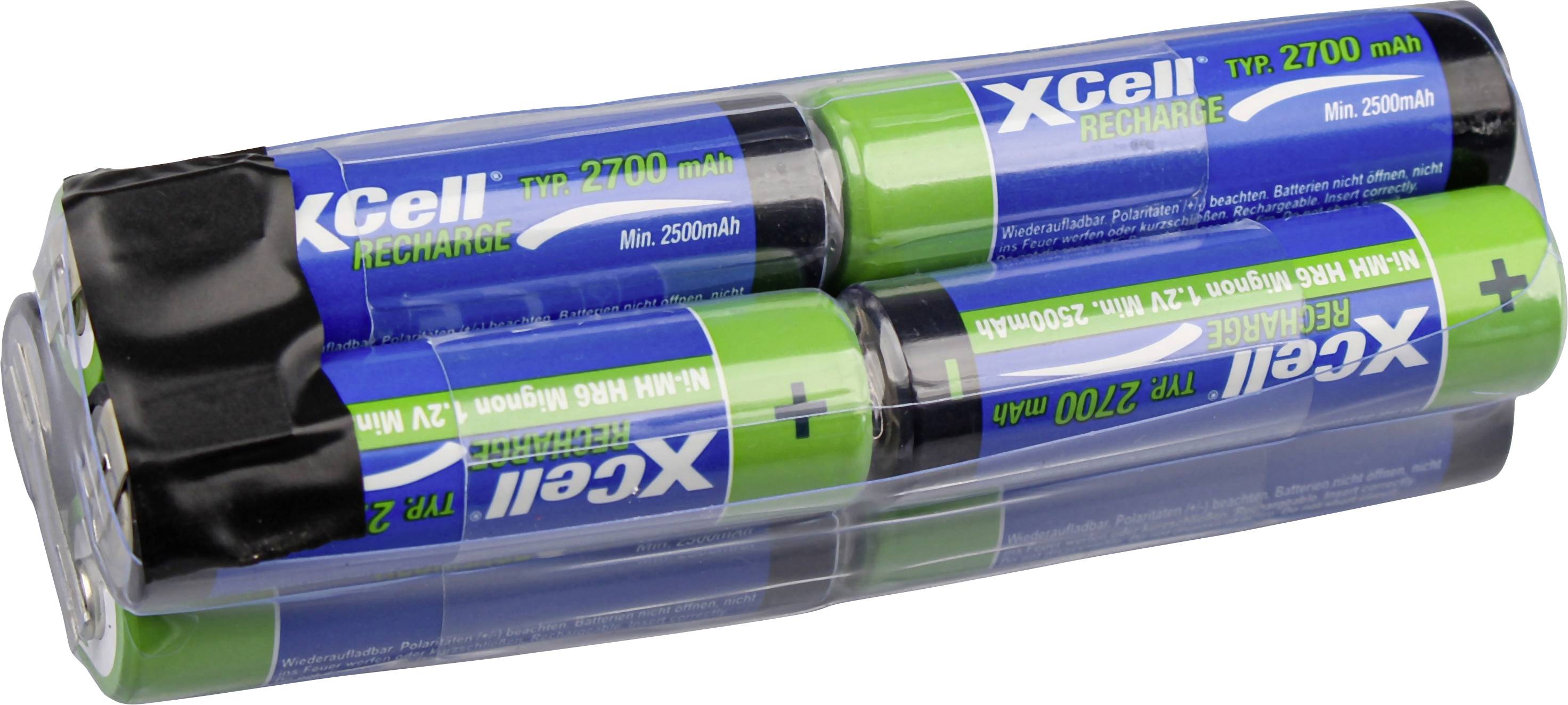 Zwei blaue und grüne XCell wiederaufladbare Batterien in einem durchsichtigen Kunststoffgehäuse, das eine Kapazität von 2700 mAh und ein Pluszeichen an einem Ende zeigt.