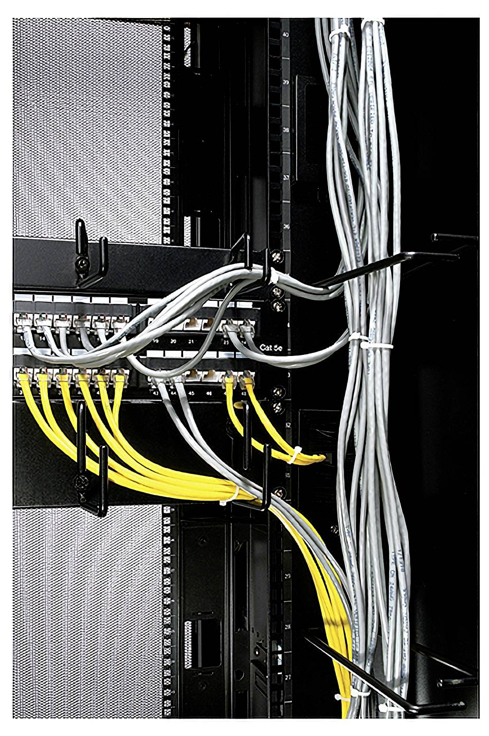 APC KabelOrganizer 2HE schwarz Kabelmanagement-Zubehör