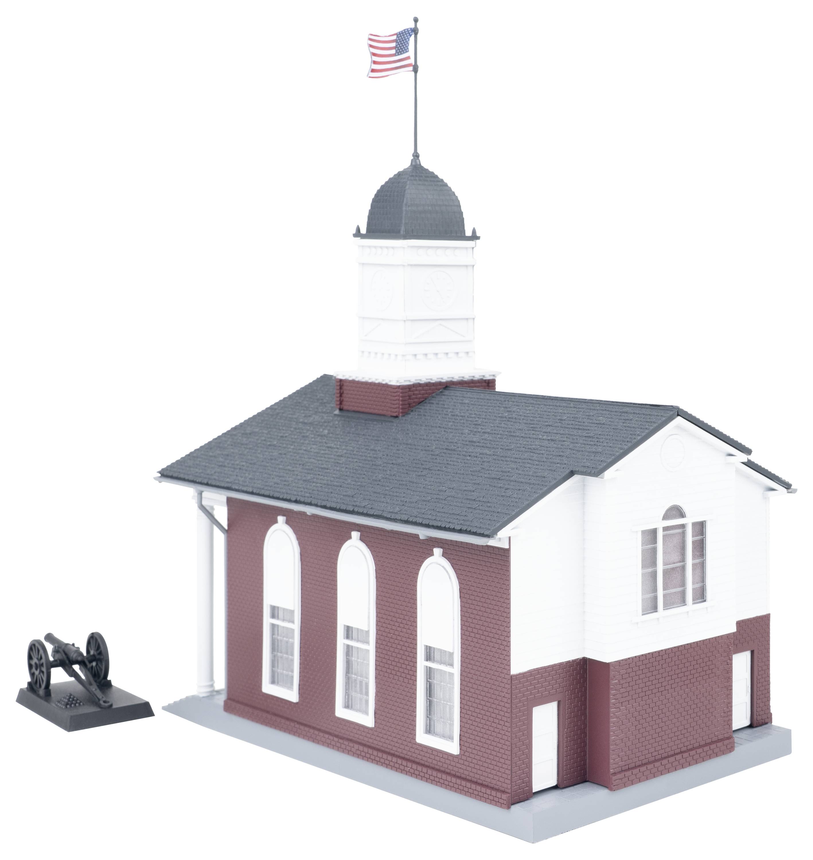 3D-Rendering eines kleinen rot-weißen Kirchengebäudes mit einem Kirchturm und einer amerikanischen Flagge, dargestellt neben einem separaten Kanonenmodell auf weißem Hintergrund.