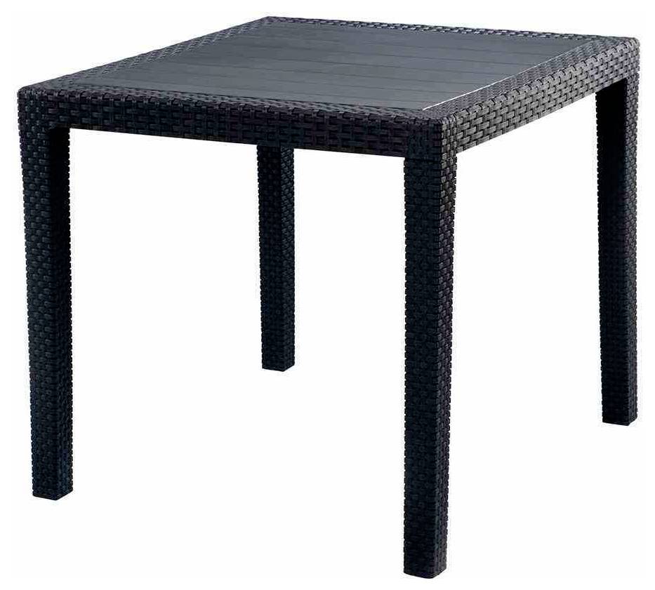 Dunkler gewebter quadratischer Patio-Tisch mit vier geraden Beinen auf weißem Hintergrund.