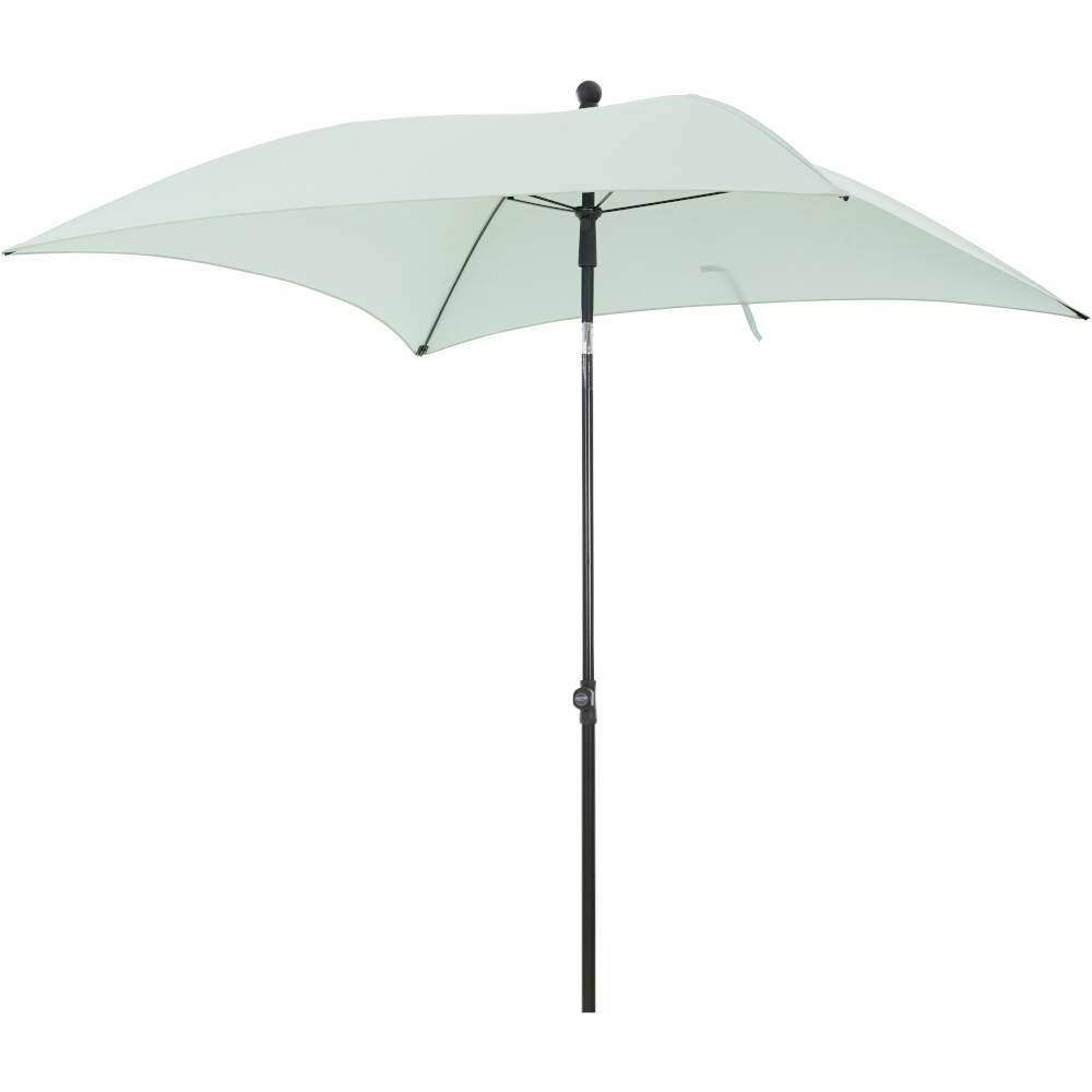 Heller mintgrüner Terrassenschirm mit schwarzem Mast, geöffnet vor weißem Hintergrund dargestellt.
