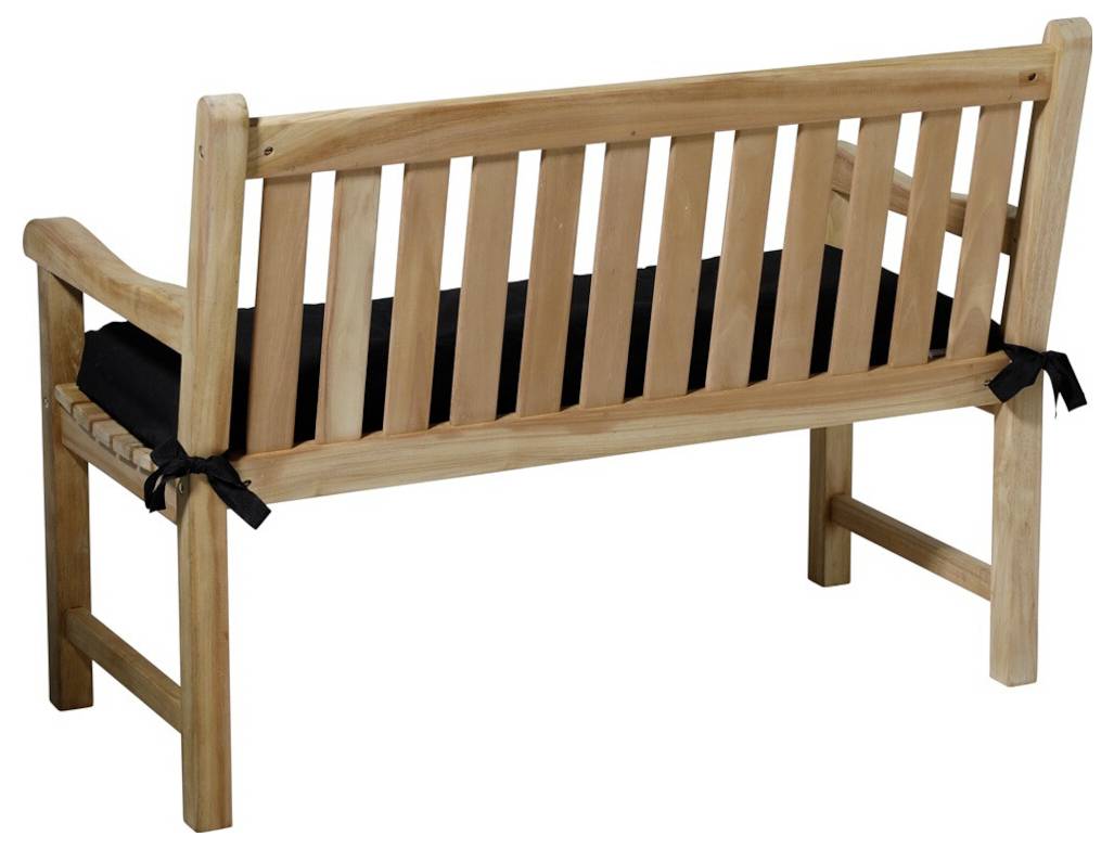 Holzlatten-Sitzbank mit Rückenlehne und Armlehnen, dargestellt auf weißem Hintergrund.