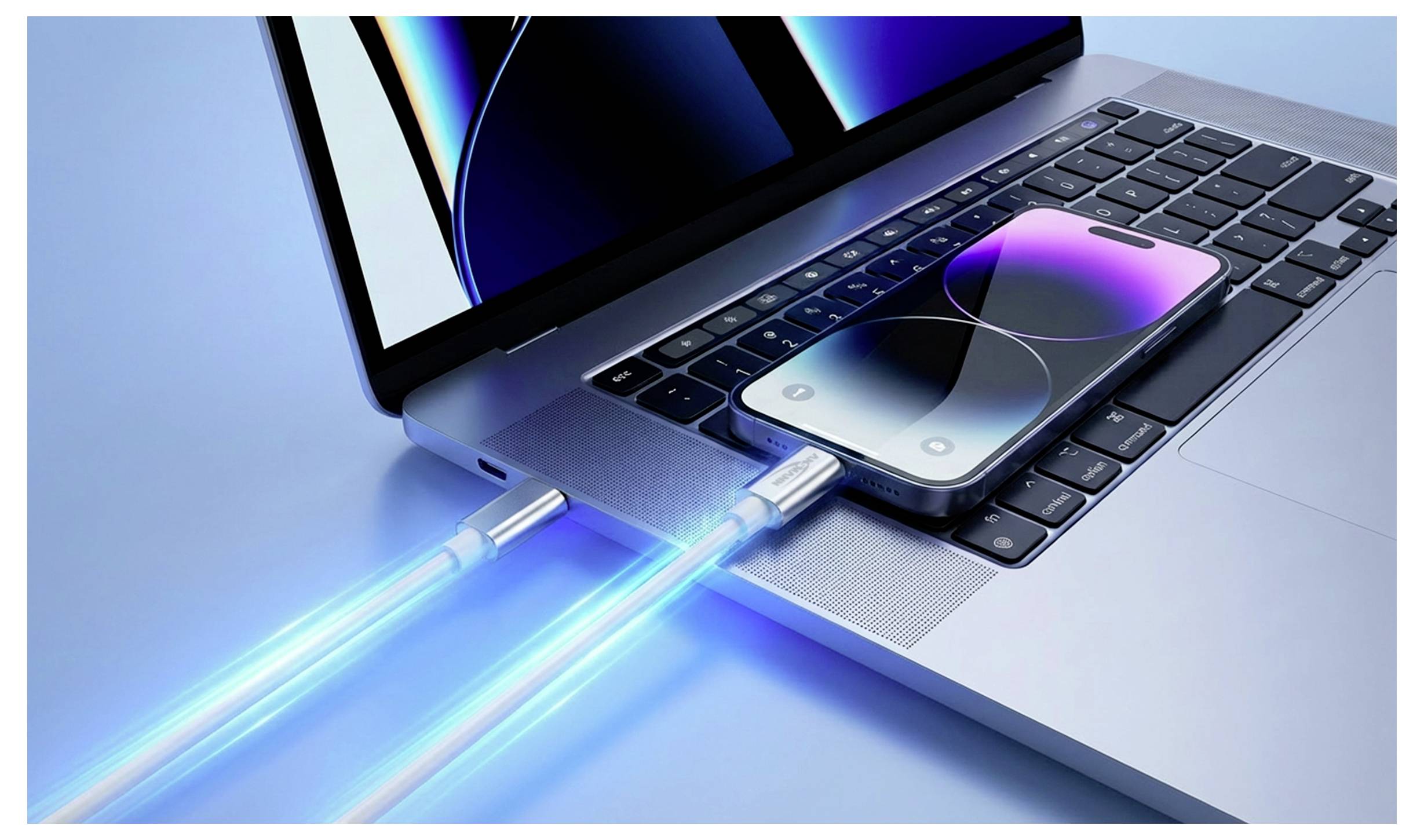 Smartphone, der über zwei leuchtend blaue USB-Kabel mit einem Laptop verbunden ist, was auf schnelle Datenübertragung oder Laden hindeutet.