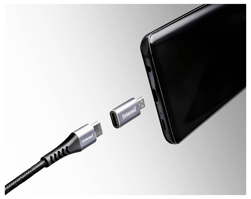USB-C-Kabel und Adapter, die sich vom Ladeanschluss eines Smartphones trennen
