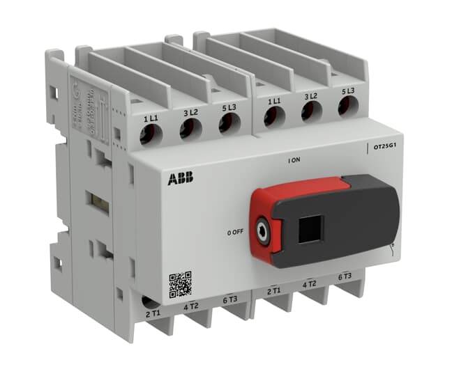 ABB dreipoliger Schalttrenner mit rotem und schwarzem Ein-/Ausschalthebel und gekennzeichneten Anschlüssen auf einem weißen industriellen Elektrogerät.