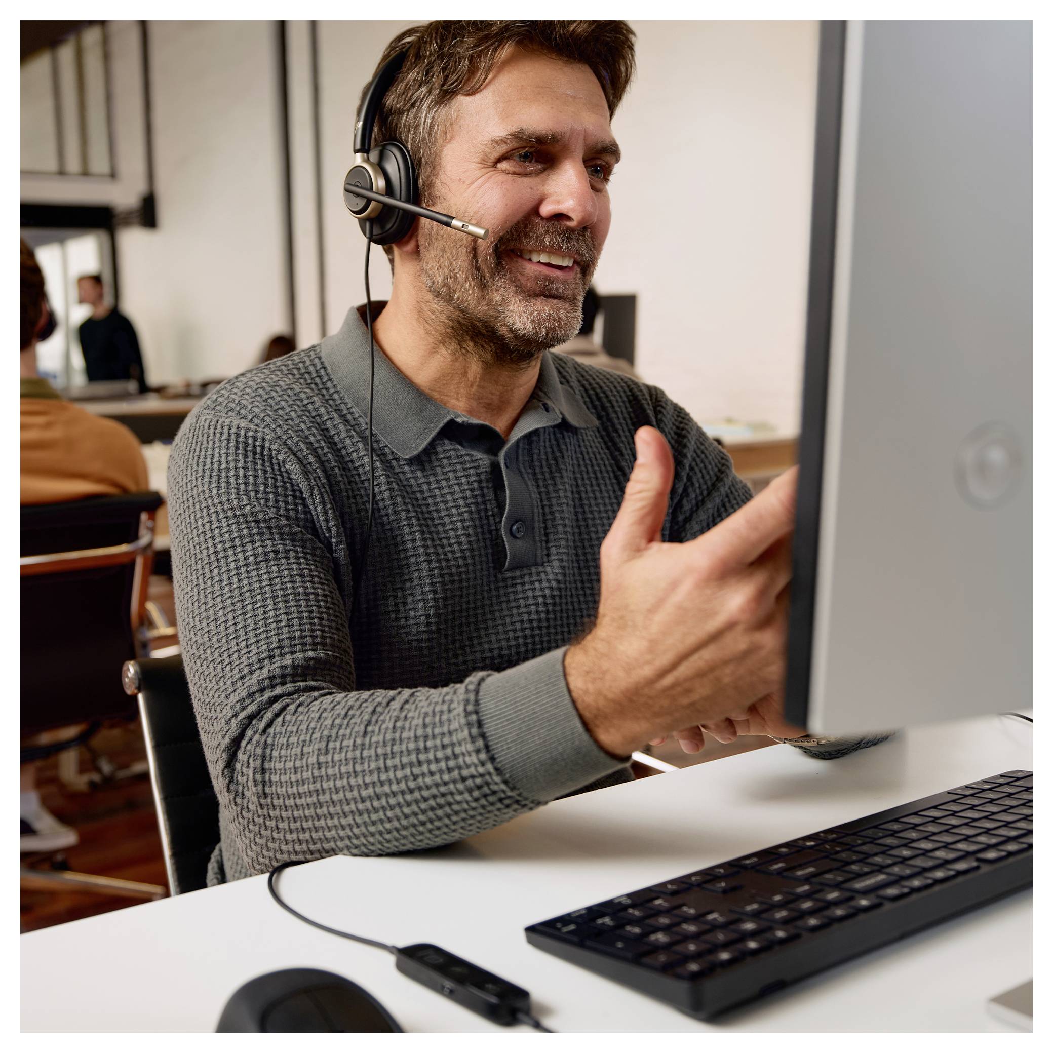 HP Poly Mission 825 USB Wired Headset On Ear Headset Schwarz