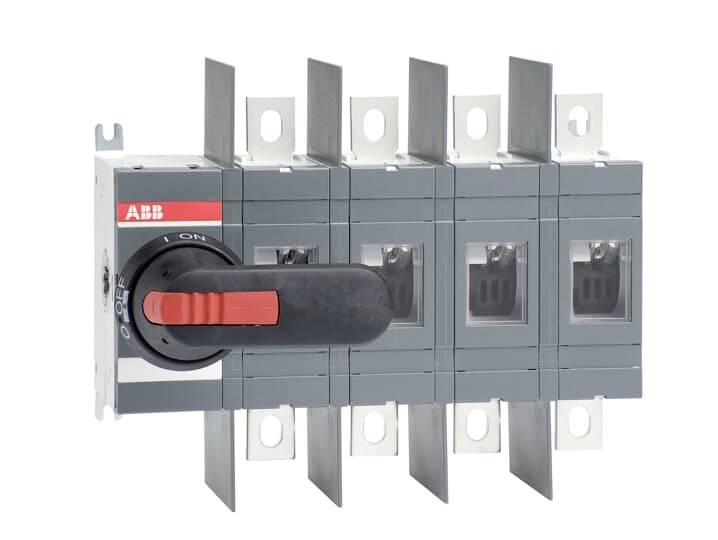 ABB elektrischer Trennschalter mit schwarzem und rotem Drehgriff und mehreren Anschlusspolen auf weißem Hintergrund