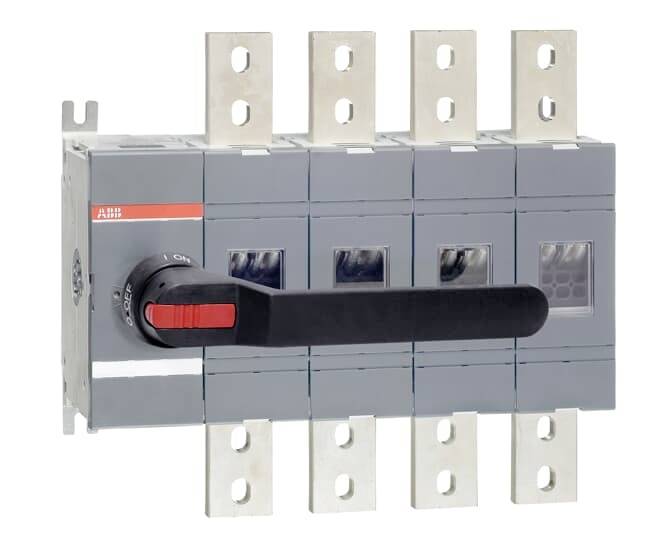 Grauer ABB-Elektroschalter mit langem schwarzem Griff und vier Metallklemmen oben und unten.