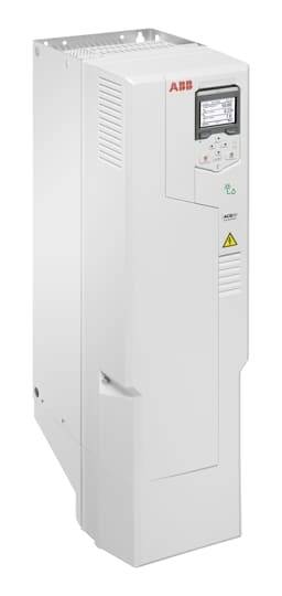 Hohes weißes ABB-Industriestromverteilerschrank mit einer vorderen Bedienfeldfläche und Warnetikett, auf einfachem Hintergrund dargestellt.