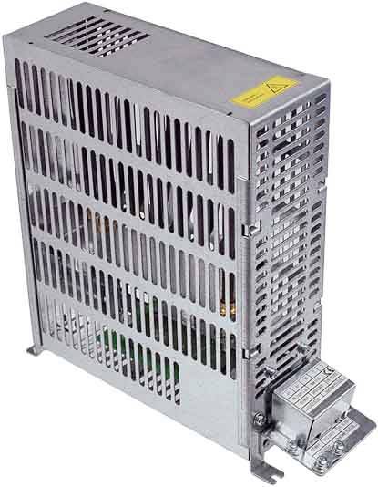 Metall-Industrieelektronikmodul mit geschlitztem Belüftungsgehäuse und Klemmleiste, wahrscheinlich ein Stromversorgungsgerät oder Steuergerät.