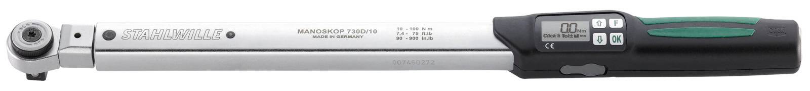 Digitales Drehmomentschlüssel mit langem silbernem Balken, Ratschenkopf und schwarzgrünem Griff mit kleinem digitalen Display und Tasten.