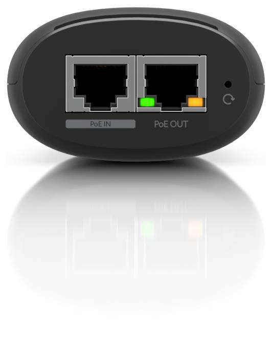 Nahaufnahme eines schwarzen Geräts mit zwei Ethernet-Anschlüssen mit den Beschriftungen „PoE IN