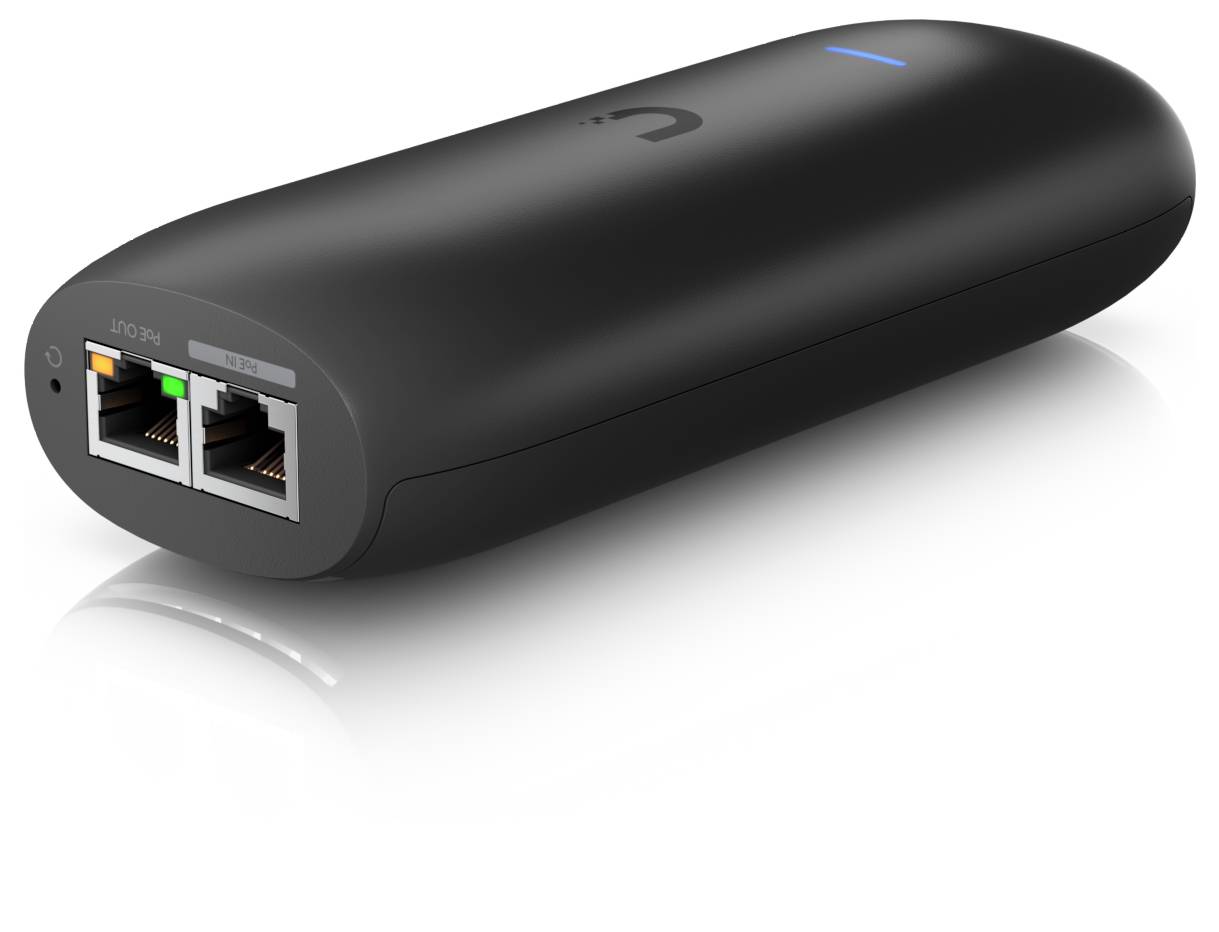 Schwarzes Ubiquiti-Netzwerkgerät mit zwei Ethernet-Anschlüssen und Statusleuchten, dargestellt auf weißem Hintergrund.