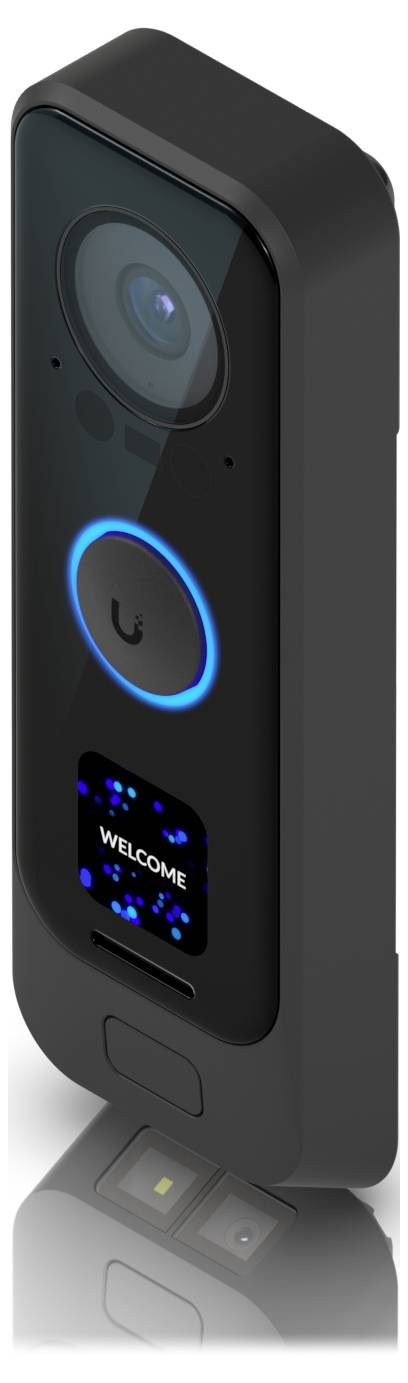 Schwarze intelligente Türklingel-Kamera mit leuchtendem blauem Ring, Linse und kleinem Willkommens-Display, auf weißem Hintergrund dargestellt.