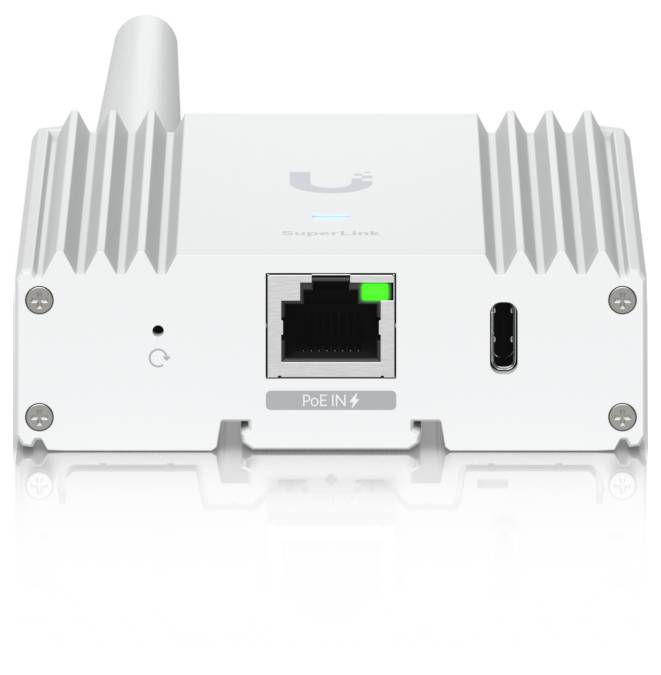 Weiße Ubiquiti-Netzwerkgerät mit Ethernet-Anschluss mit der Bezeichnung 