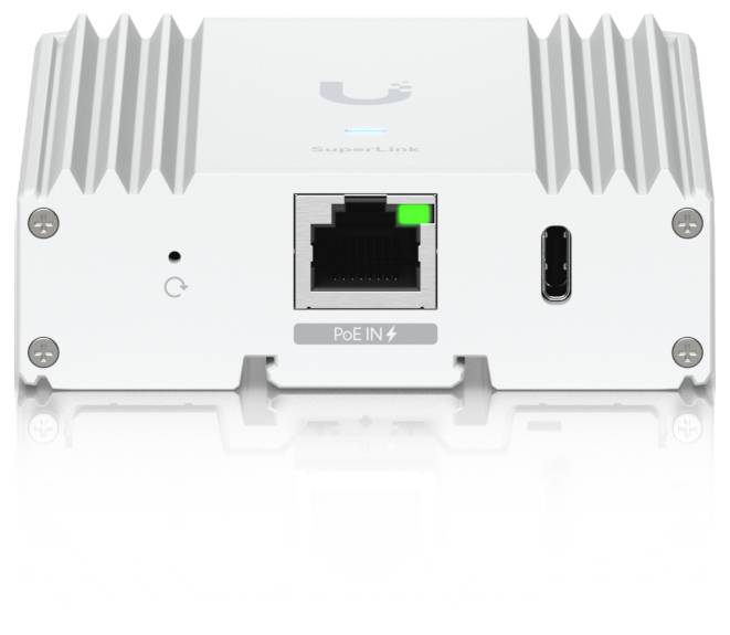 Weißes Ubiquiti-Netzwerkgerät in Frontalansicht mit einem zentralen Ethernet-Anschluss mit der Bezeichnung 