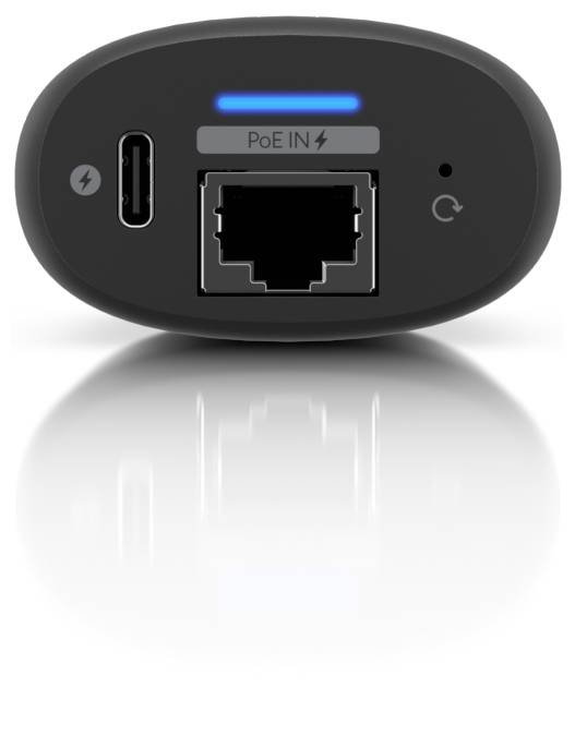 Vorderansicht eines kleinen Netzwerkgeräts mit einem USB-C-Anschluss, einer Ethernet-Buchse mit der Bezeichnung „PoE IN