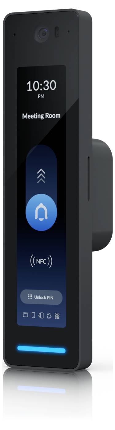 Wandmontiertes Zugriffskontrolllesegerät mit Bildschirm, der 22:30 Uhr, Besprechungsraum, NFC und PIN entsperren anzeigt; blaue Lichtleiste unten.
