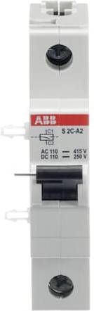 ABB Einpolschutzschalter mit der Bezeichnung S 2C-A2, mit schwarzem Kippschalter und AC 110/DC 110 Spannungsmarkierungen auf einem weißen Gehäuse.
