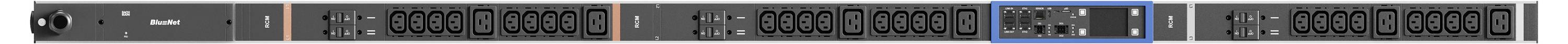 Eine Reihe von digitalen Rackeinbau-Displays mit nummerierten Anzeigen, einschließlich eines Bereichs, der blau hervorgehoben ist und ein Server- oder Audigeräte-Panel andeutet.