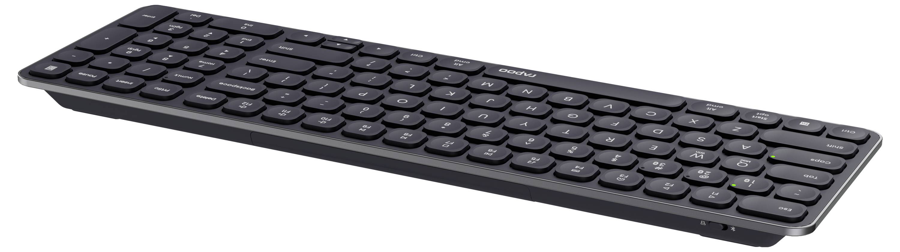 Eine schlanke schwarze kabellose Tastatur mit flachen Tasten, in einem Winkel auf weißem Hintergrund dargestellt.