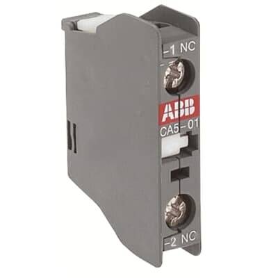 Graues ABB CA5-01 Kontaktblock mit zwei Schraubklemmen mit den Bezeichnungen 1 NC und 2 NC.