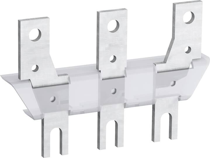Drei metallische Elektroanschluss-Laschen, die auf einem durchscheinenden Kunststoffgehäuse montiert sind, zeigen eine Steckverbinderkomponente mit mehreren Kontaktpunkten.