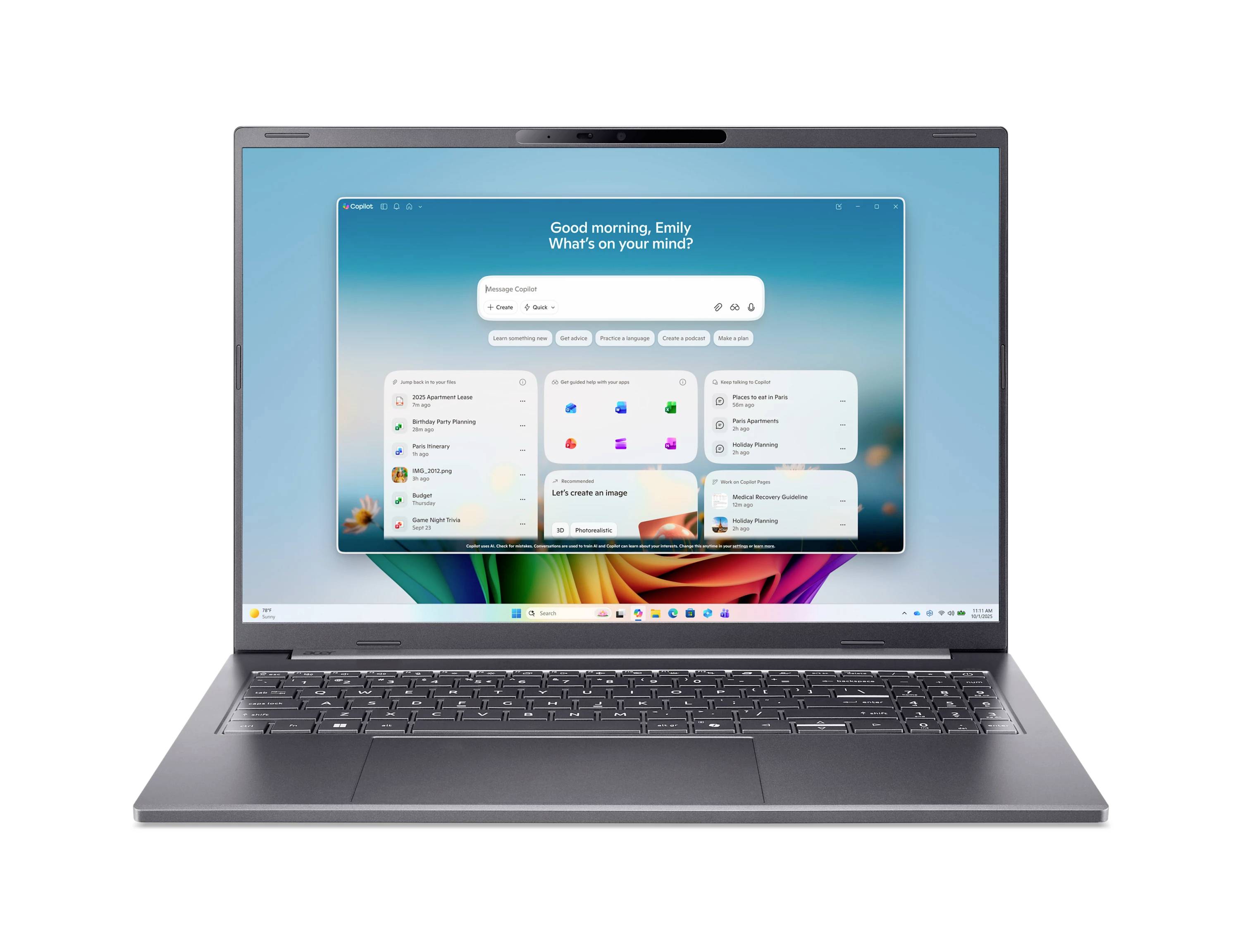 Grauer Laptop mit Windows 11-ähnlicher Startseite, auf der Widgets und eine Suchleiste auf weißem Hintergrund angezeigt werden.
