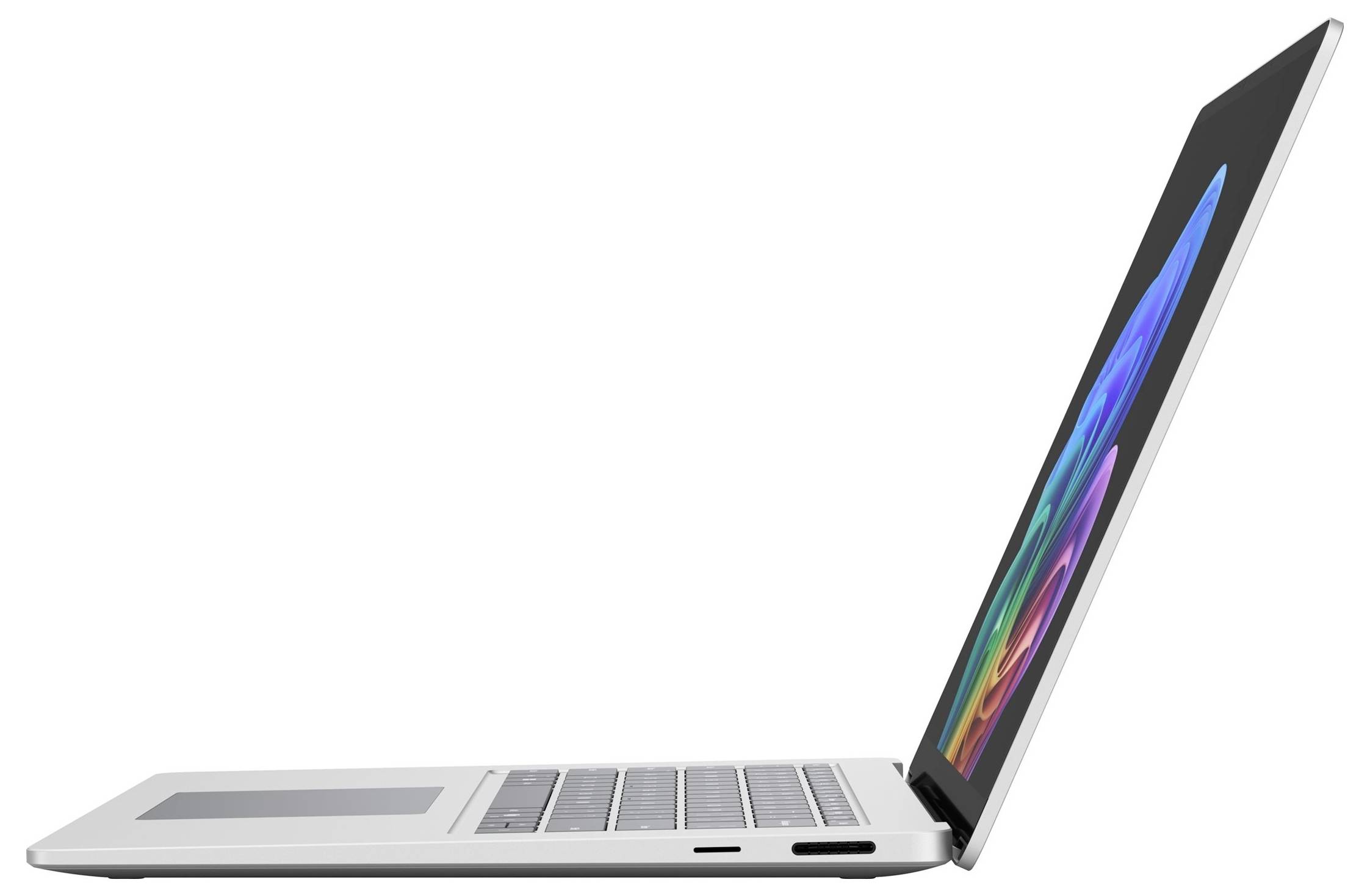Seitenansicht eines silbernen Laptops, der teilweise geöffnet ist und einen farbigen Bildschirm sowie eine Tastatur auf weißem Hintergrund zeigt.
