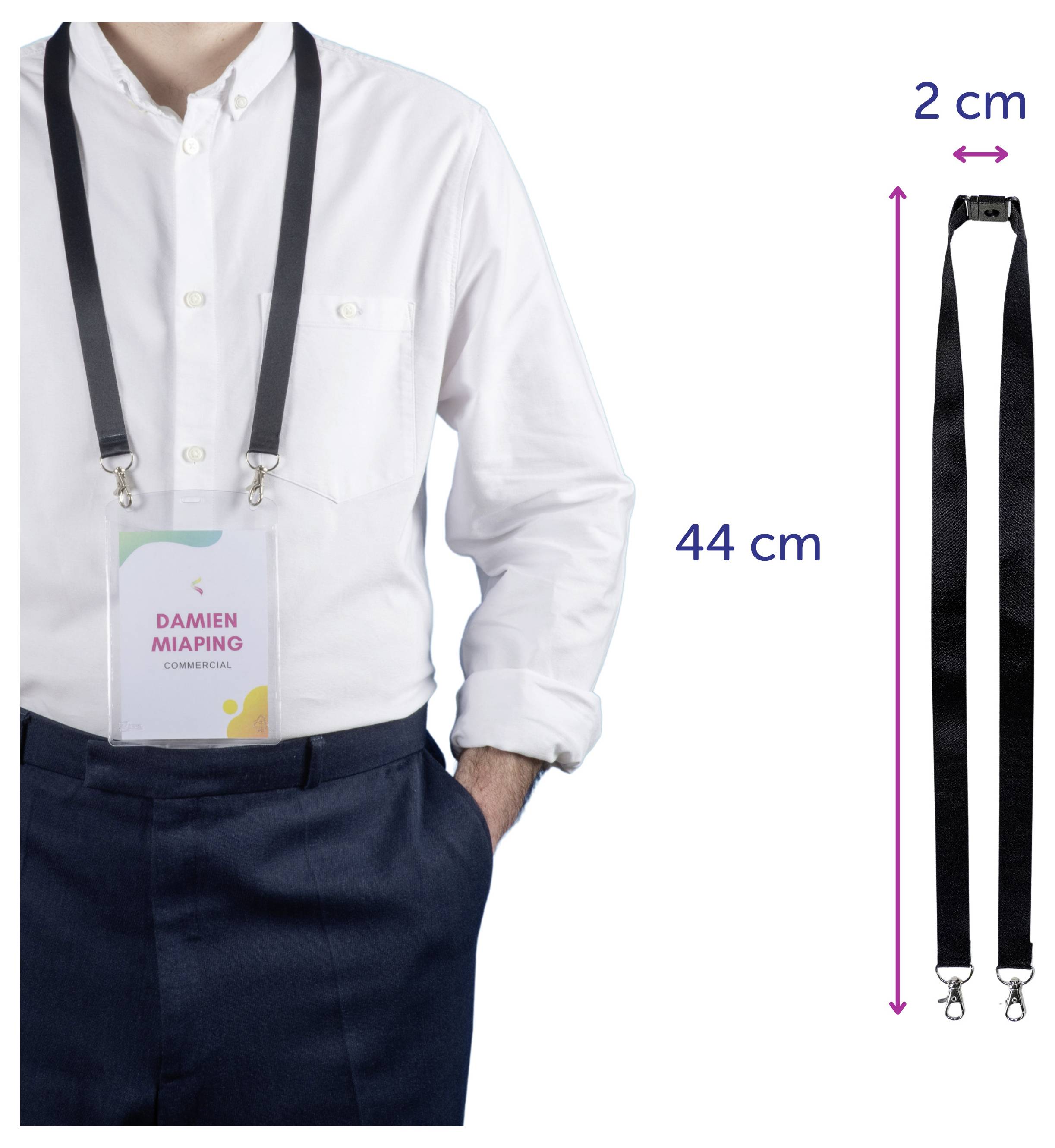 Person trägt Ausweishalter mit schwarzem Umhängeband; rechts Maßangaben: 44 cm Länge, 2 cm Breite.
