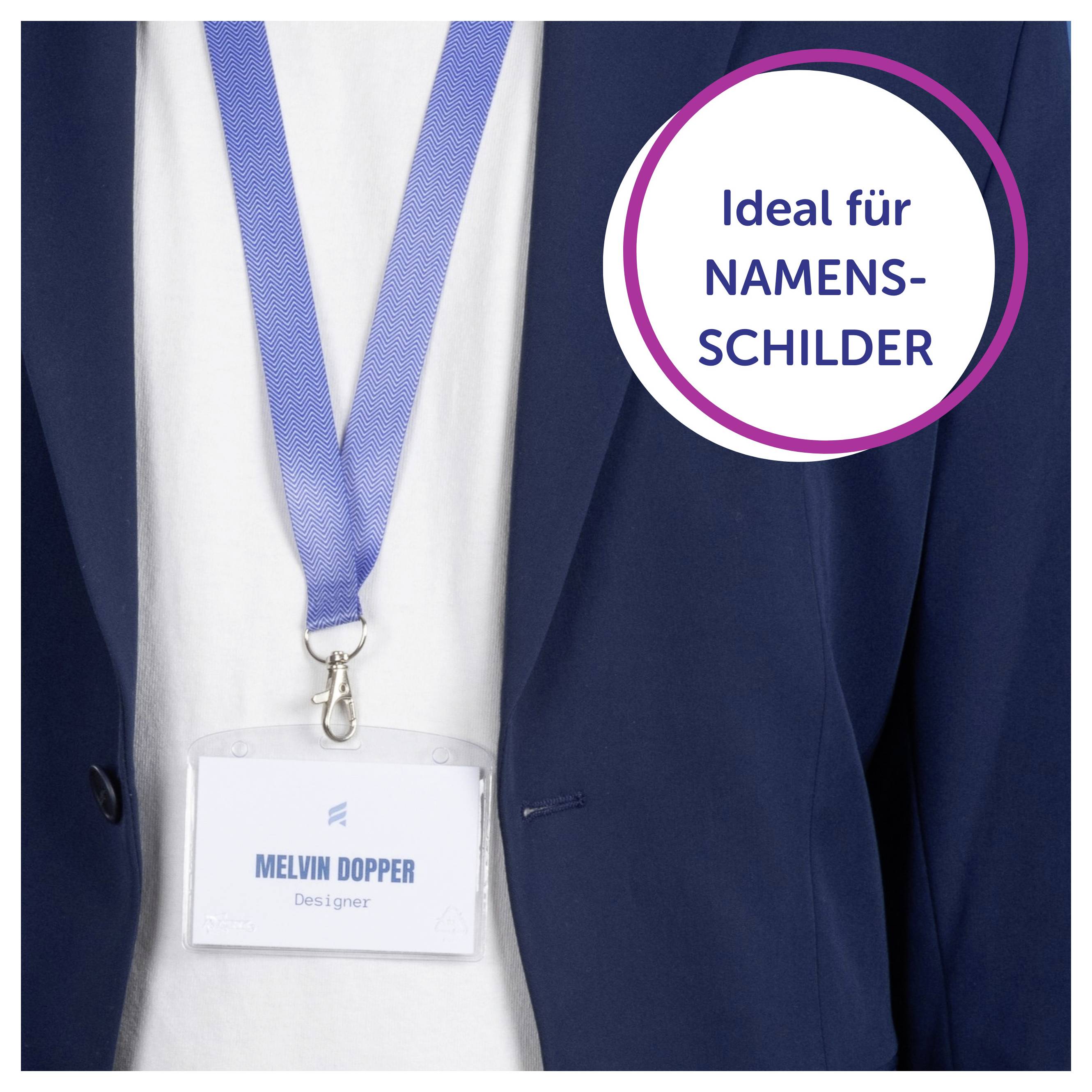 Person im Anzug mit Namensschild an blauem Umhängeband; Hinweistext: 'Ideal für NAMENS-SCHILDER' in Kreis oben rechts.