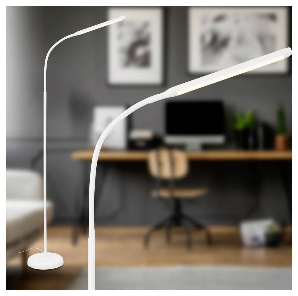 Zwei weiße verstellbare LED-Schreibtischlampen, eine hohe und eine gebogene, abgebildet in einem unscharfen Heimarbeitszimmer mit Schreibtisch und Computer im Hintergrund.