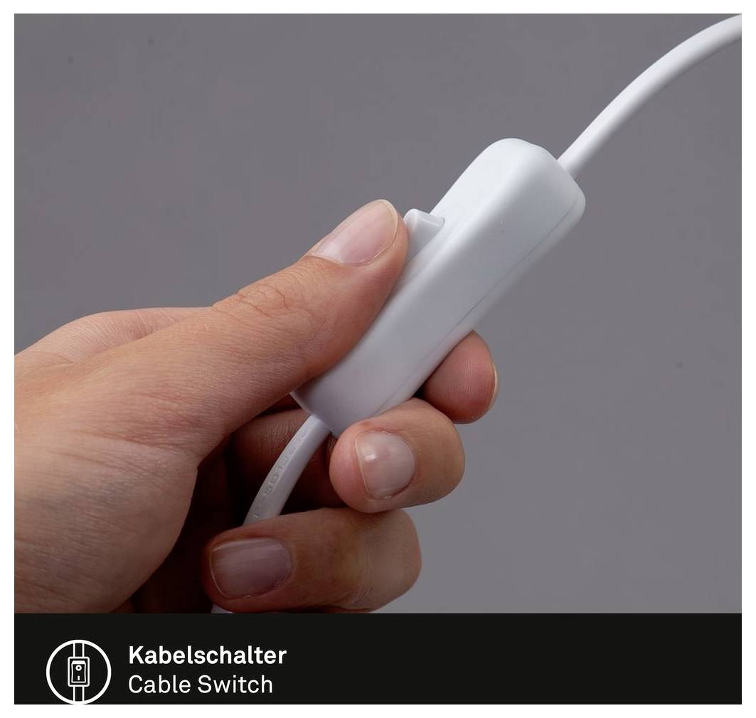 Hand, die einen weißen Inline-Kabelschalter an einem Kabel hält, beschriftet mit 