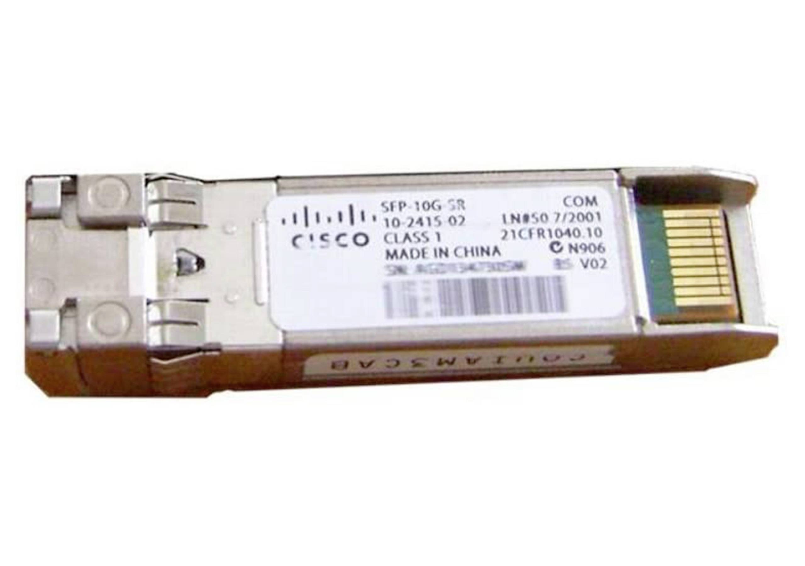 Cisco SFP-Transceiver-Modul mit Metallgehäuse und Steckerrand, dargestellt auf weißem Hintergrund.