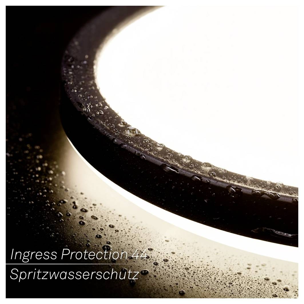 Nahaufnahme einer nassen schwarzen ringförmigen Armatur mit Wassertropfen; Text lautet „Ingress Protection 44