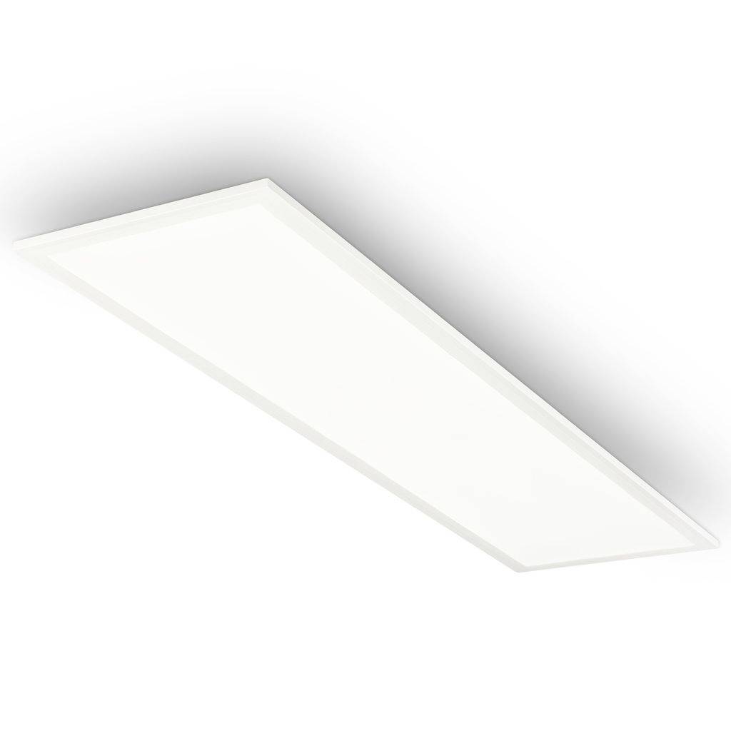 Weißes rechteckiges Deckenleuchten-Panel vor einfachem weißem Hintergrund, in Perspektivansicht dargestellt.