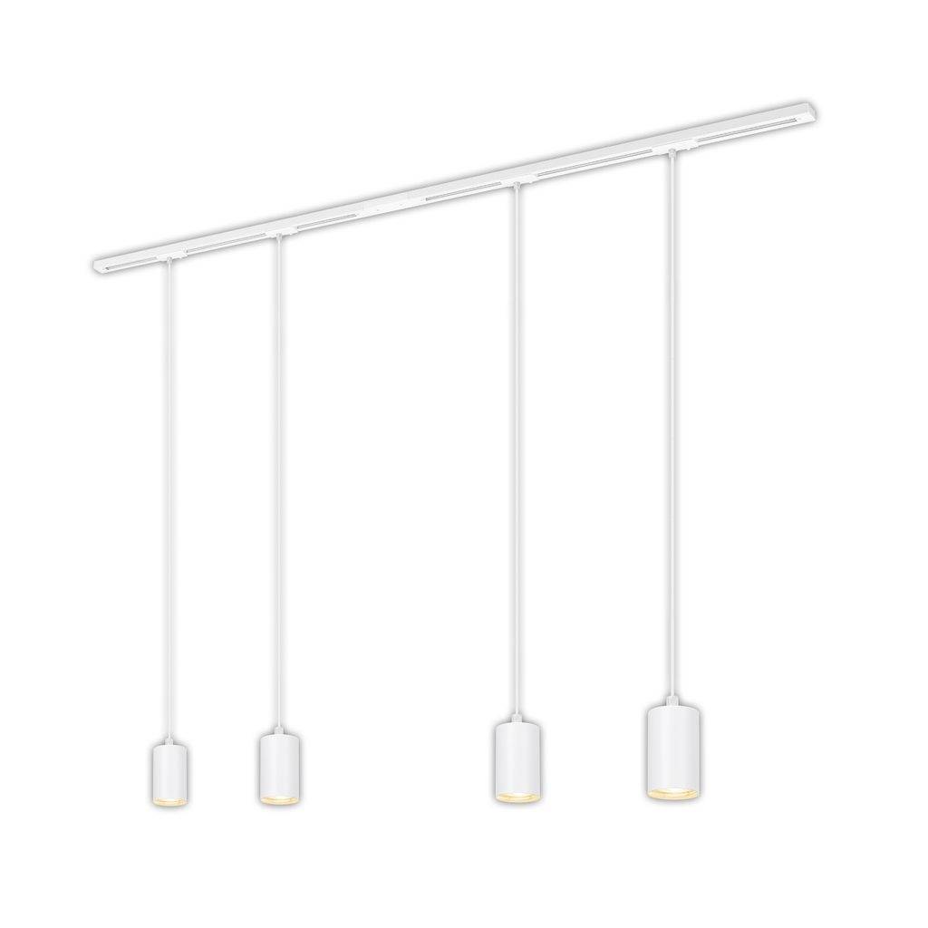Minimalistische weiße Schienenstrahler mit vier hängenden zylindrischen Pendelleuchten auf einer langen geneigten Schiene.