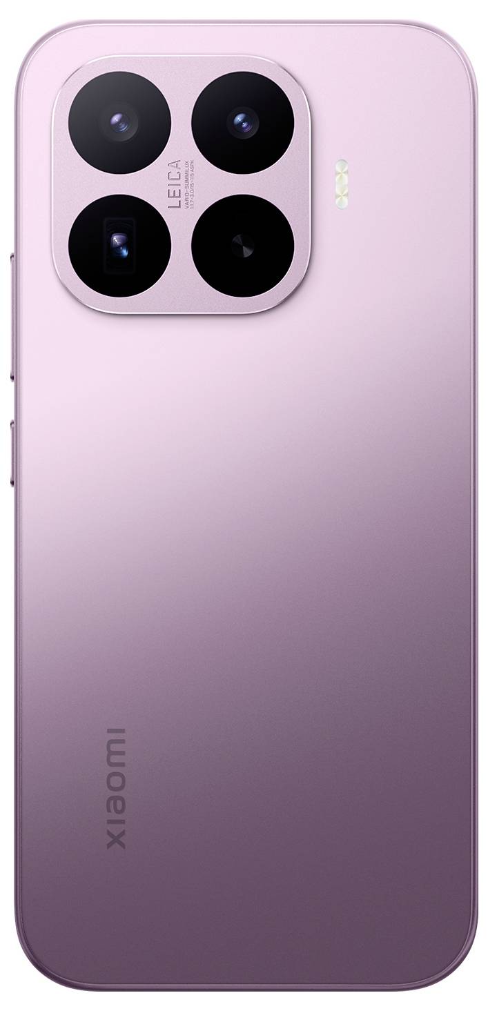 Rückansicht eines rosa Xiaomi-Smartphones mit quadratischem Vier-Kamera-Modul und vertikalem Xiaomi-Logo.
