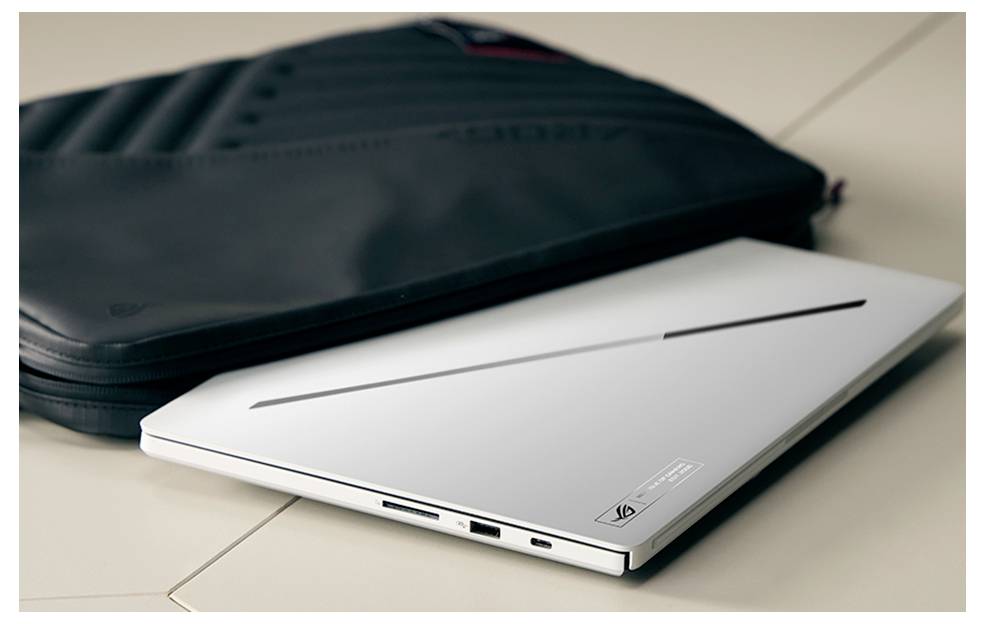 Asus Gaming Notebook 35.6cm (14 Zoll) 3K 386H 16GB RAM 2TB SSD Deutsch, QWERTZ Intel Intel-Grafik NVIDIA GeForce RTX 5080 GDDR7